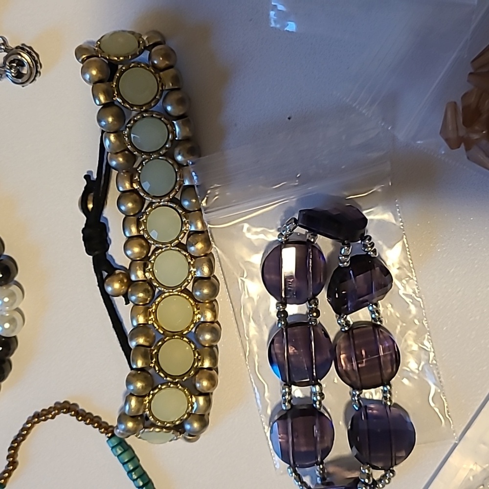Jewlery and Craft Beads Bundle, Beads, and Necklaces - Picture 11 of 16